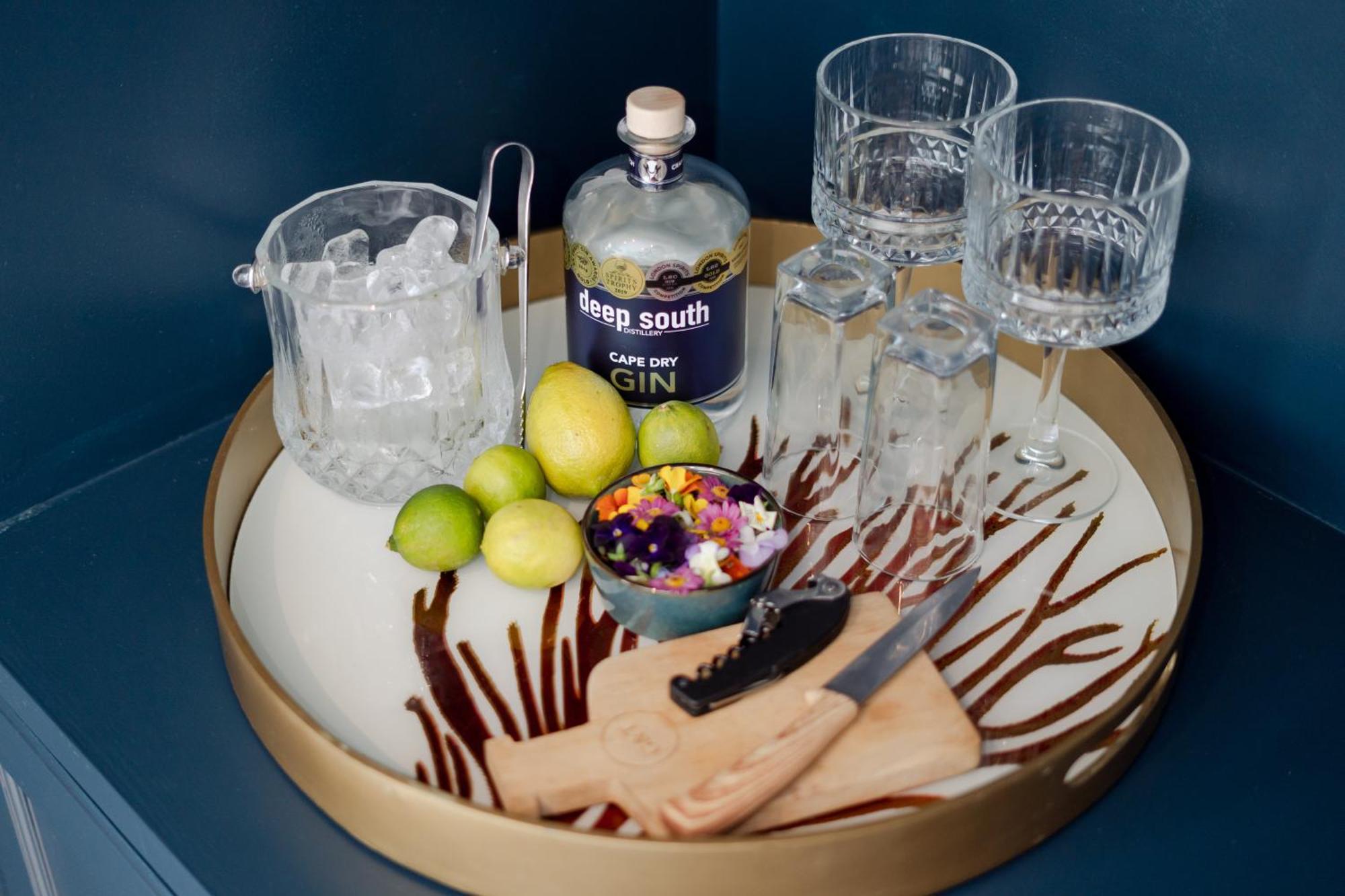 Last Word Long Beach Комметьи Экстерьер фото