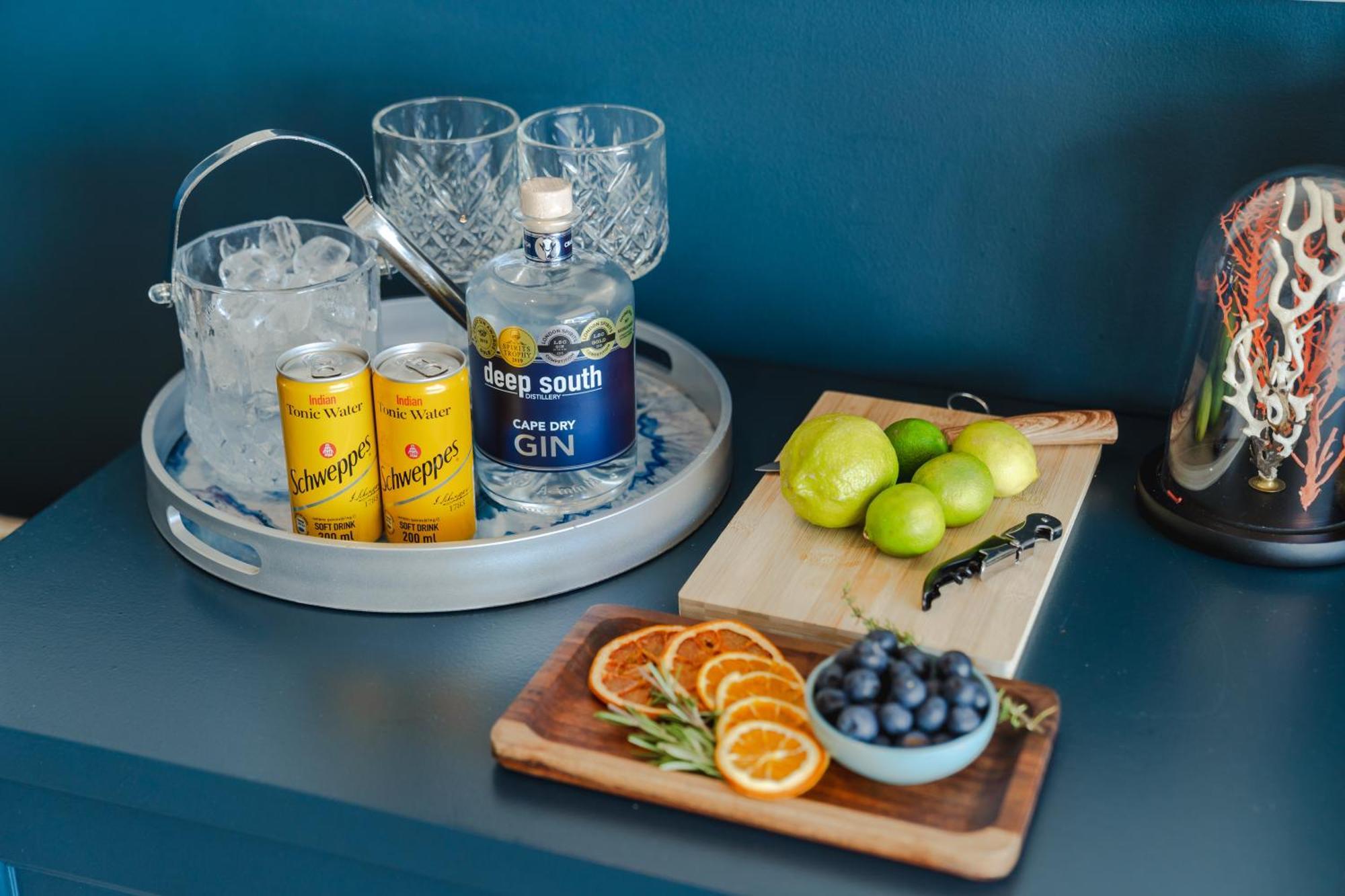 Last Word Long Beach Комметьи Экстерьер фото